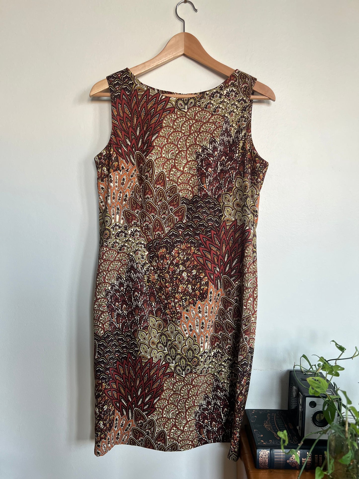 "Connected apparel" brown paisly dress / Size 10