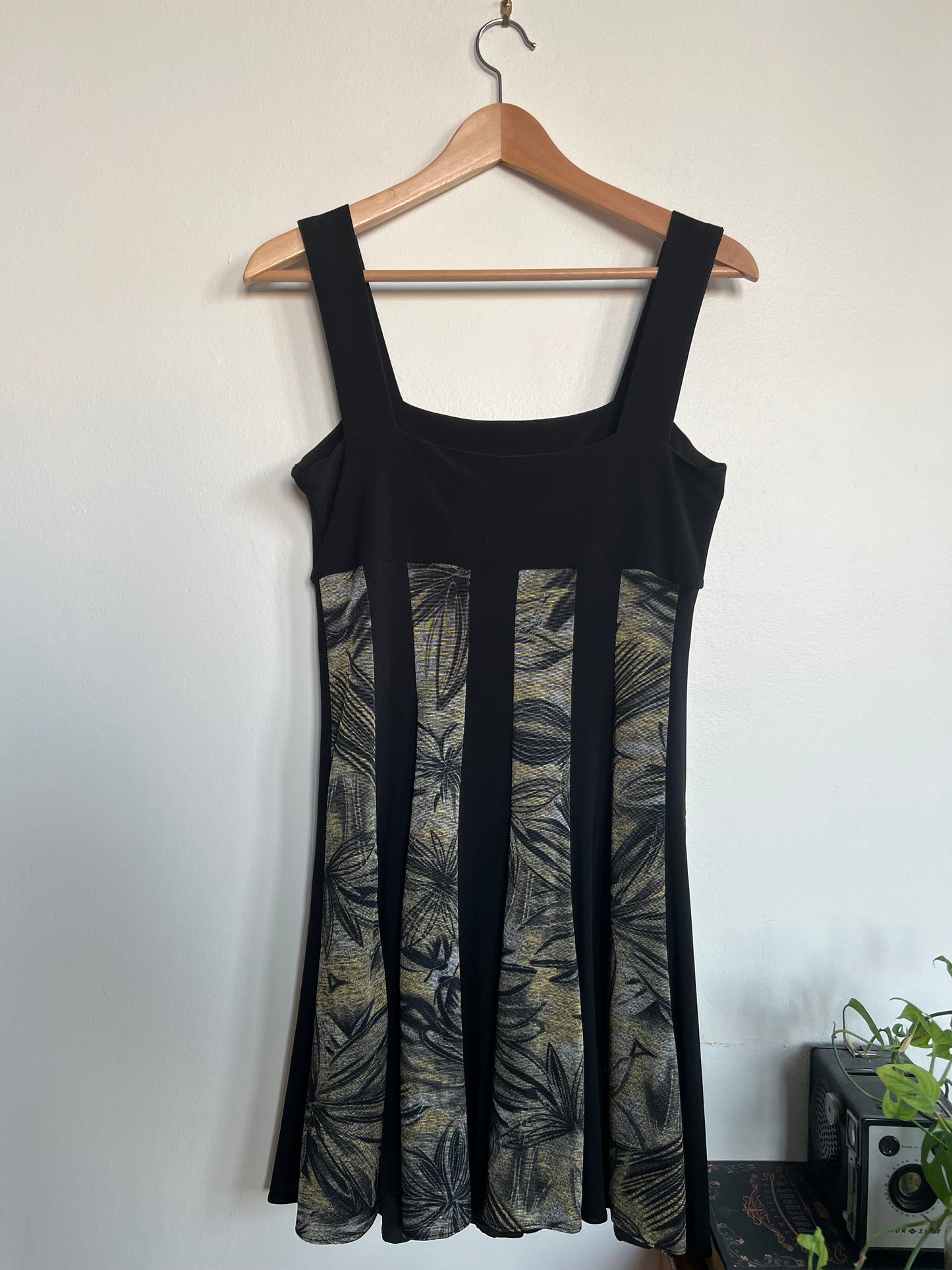 "Sharon Max" black tropical dress / Size M