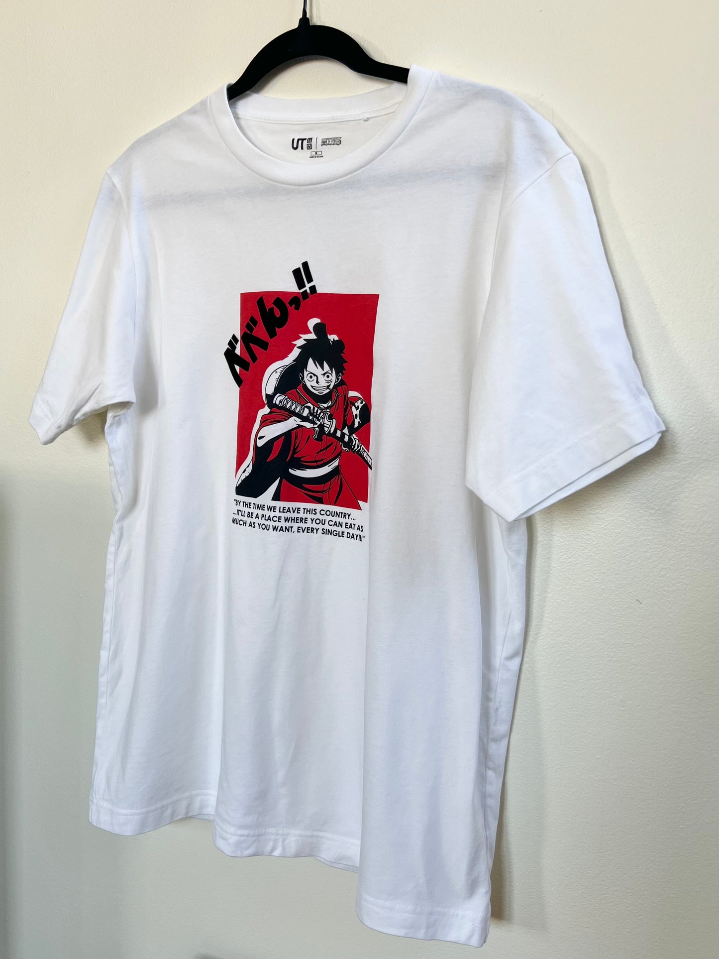 "Uniqlo" ONE PIECE t-shirt - Size M