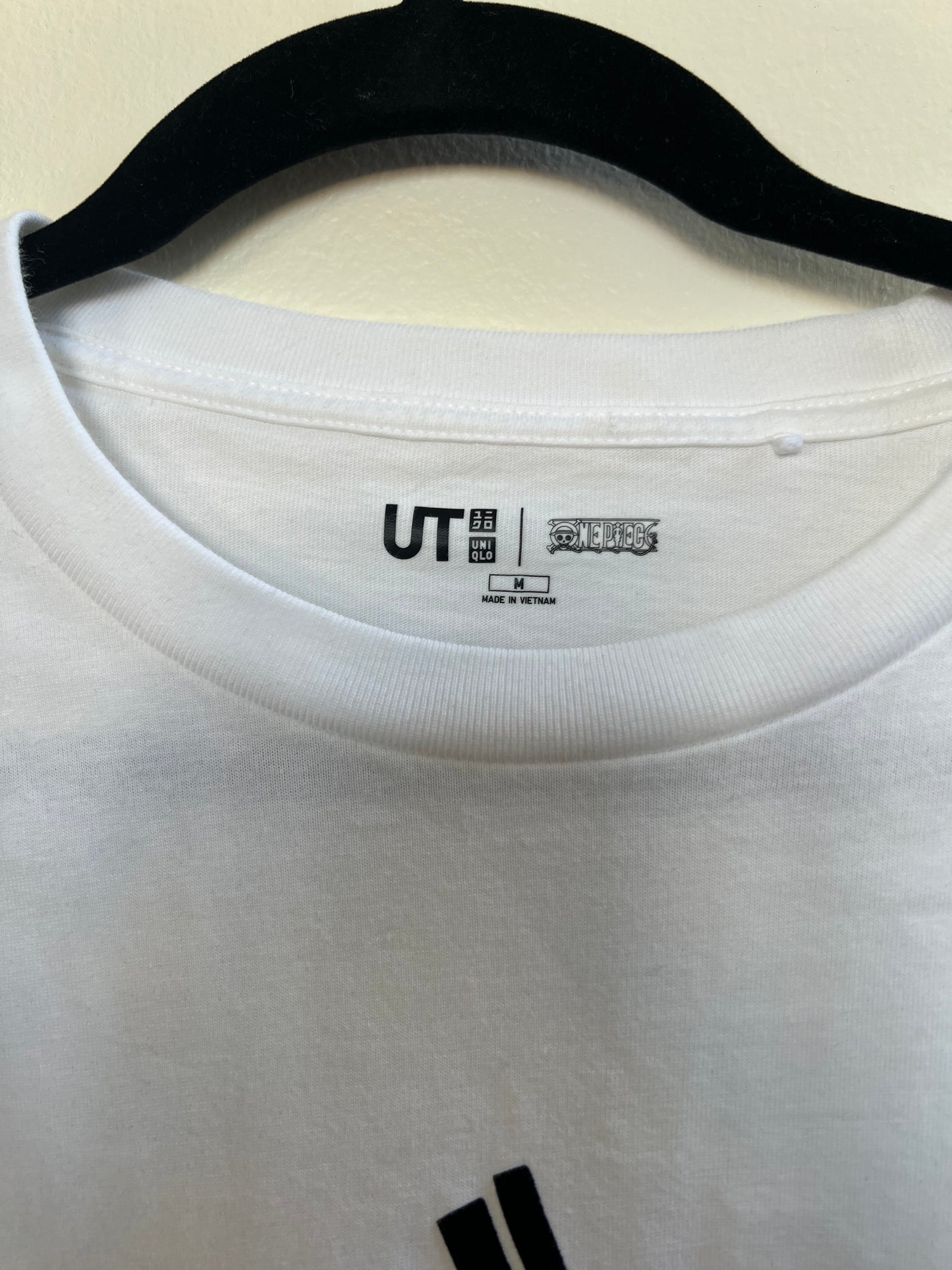 "Uniqlo" ONE PIECE t-shirt - Size M