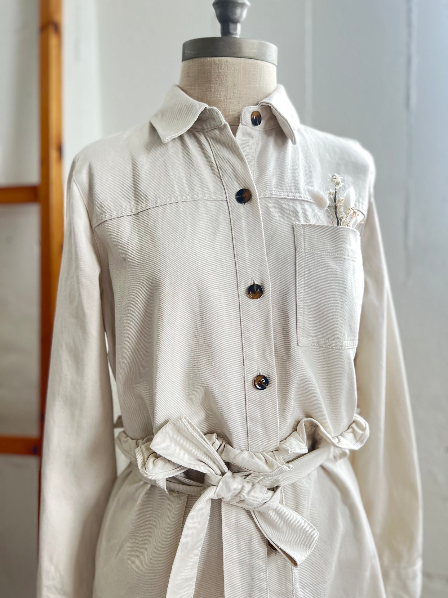 "Who what wear" button shirt dress with classic collar and belt / Size M