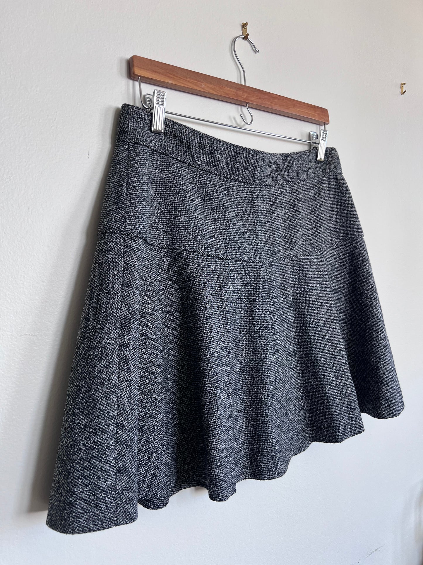 "Banana Republic" black & white skirt - Size 8