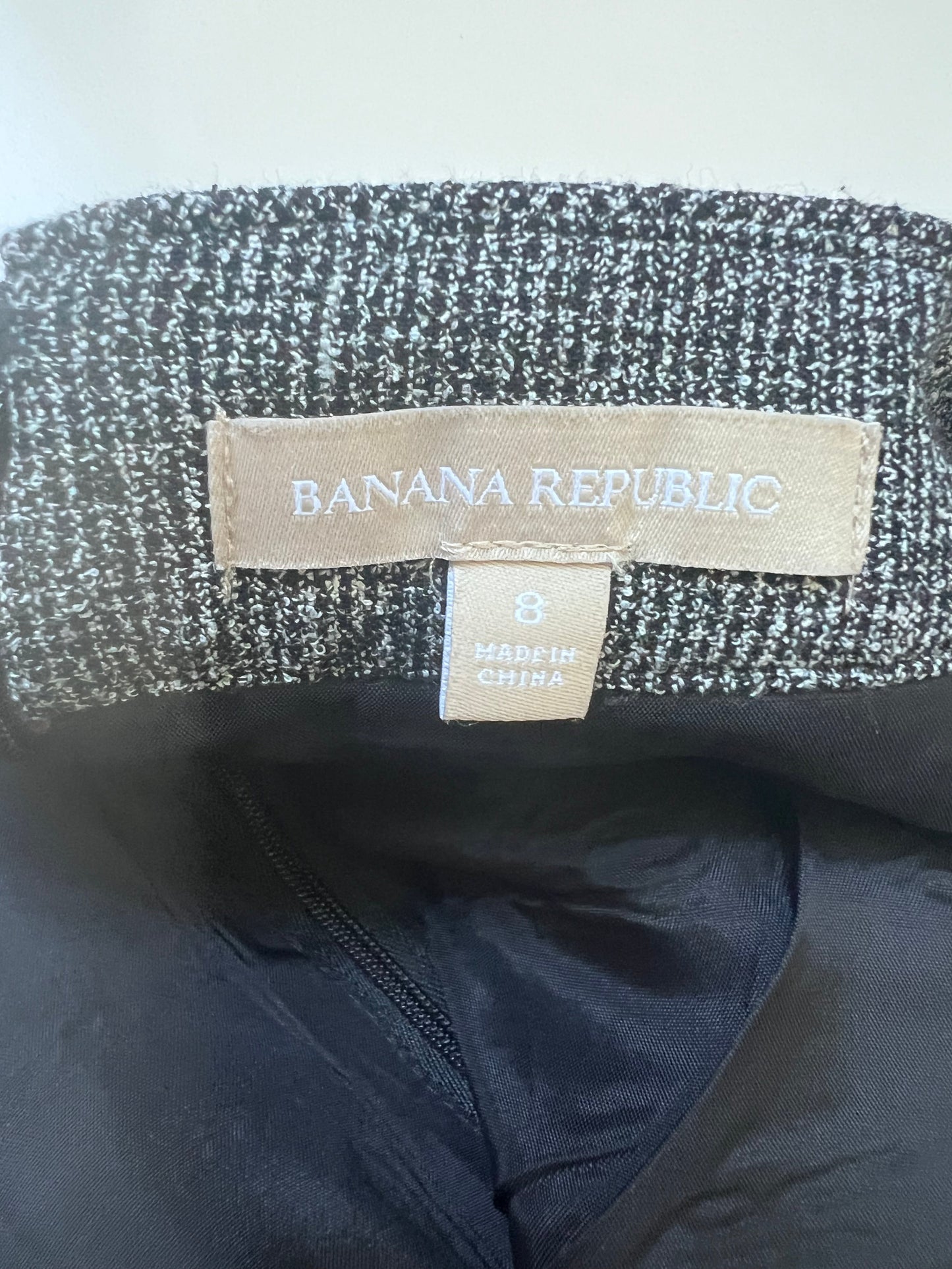 "Banana Republic" black & white skirt - Size 8