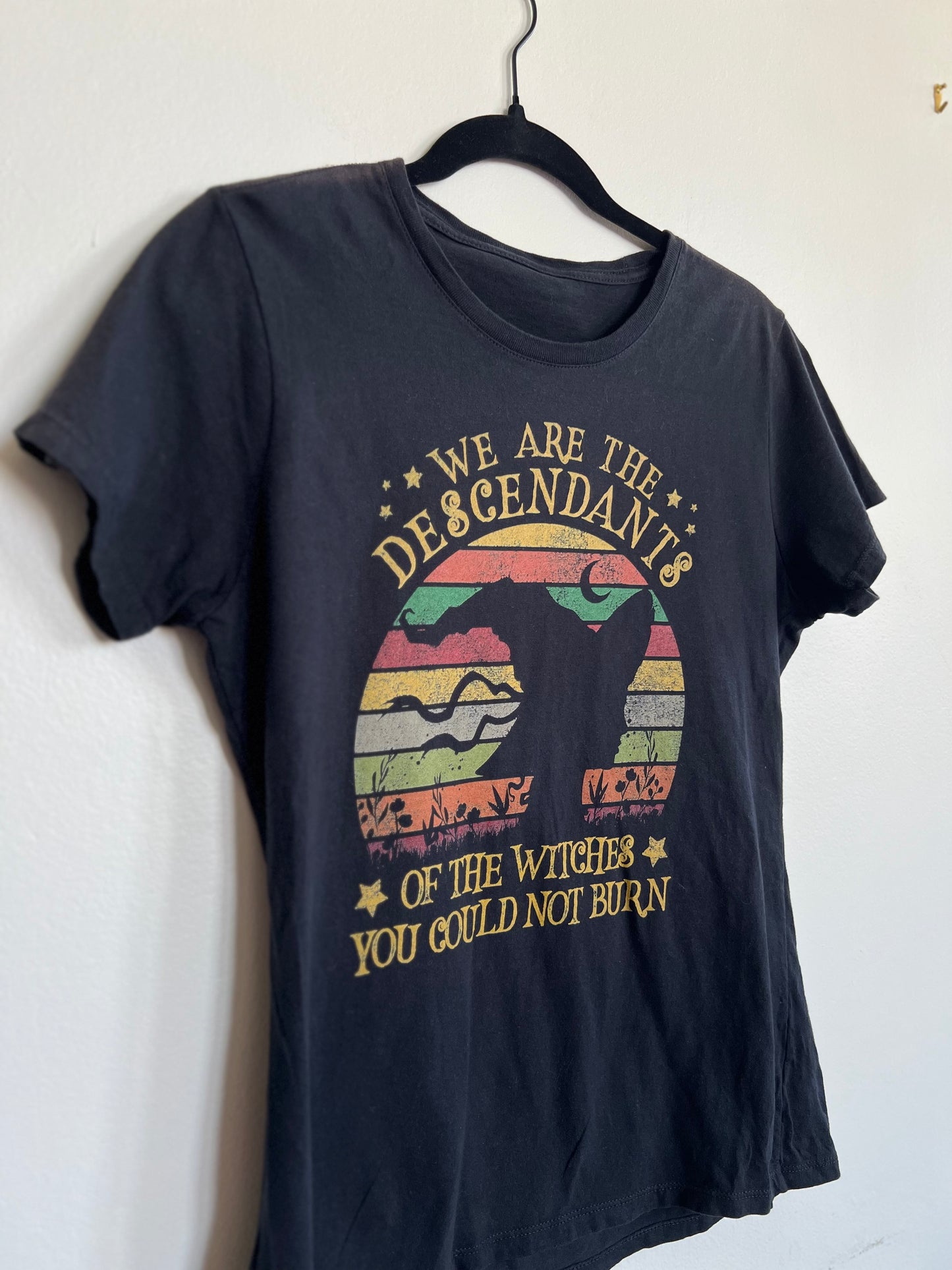 Witches t-shirt / has no brand or size - most likely size S