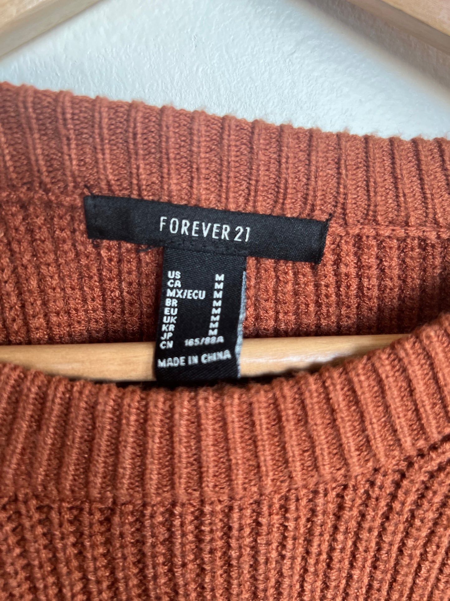 "Forever 21" burnt orange cropped sweater / Size M