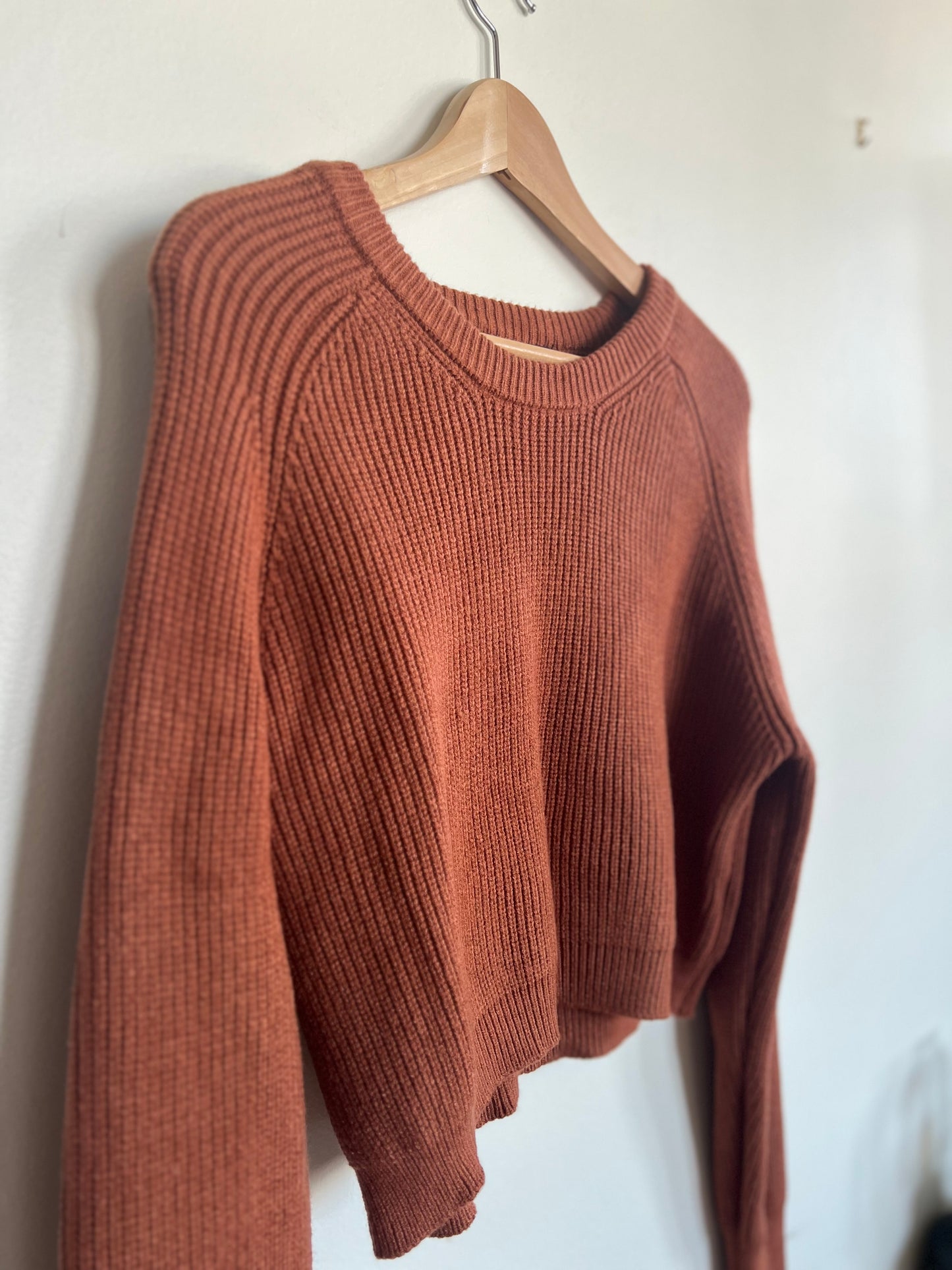 "Forever 21" burnt orange cropped sweater / Size M