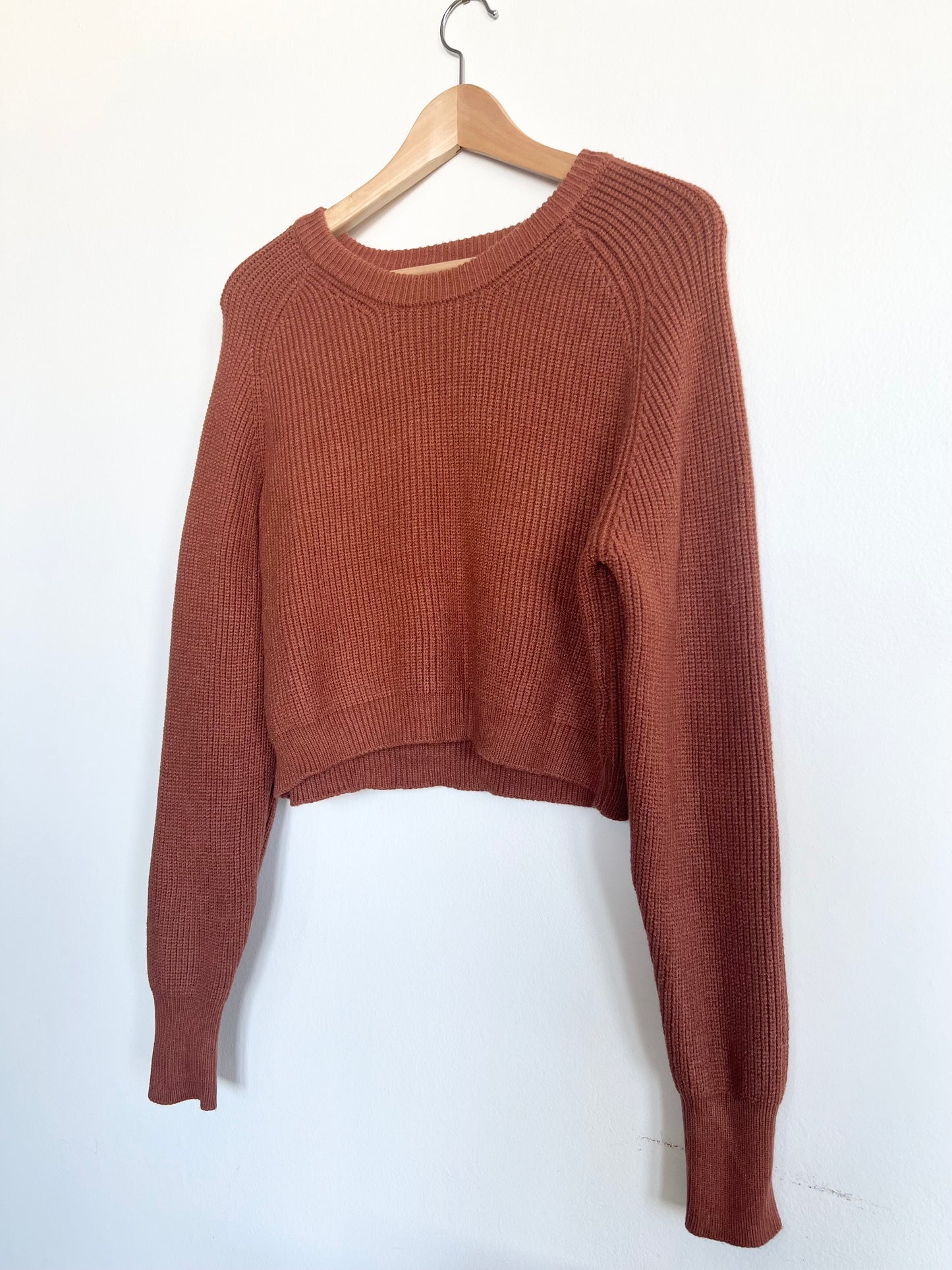 "Forever 21" burnt orange cropped sweater / Size M