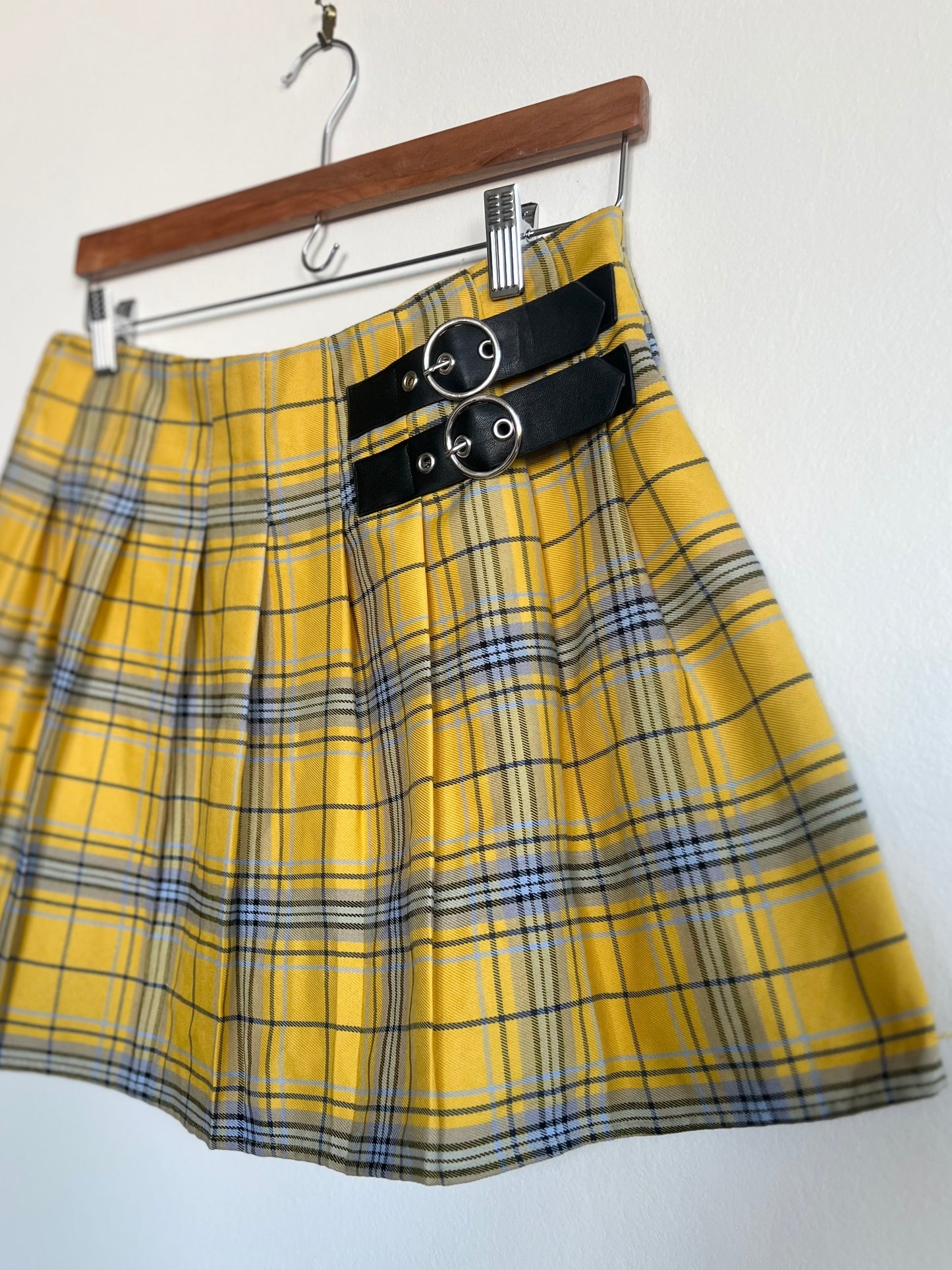"Forever 21" duel-buckle yellow plaid skirt / Size M