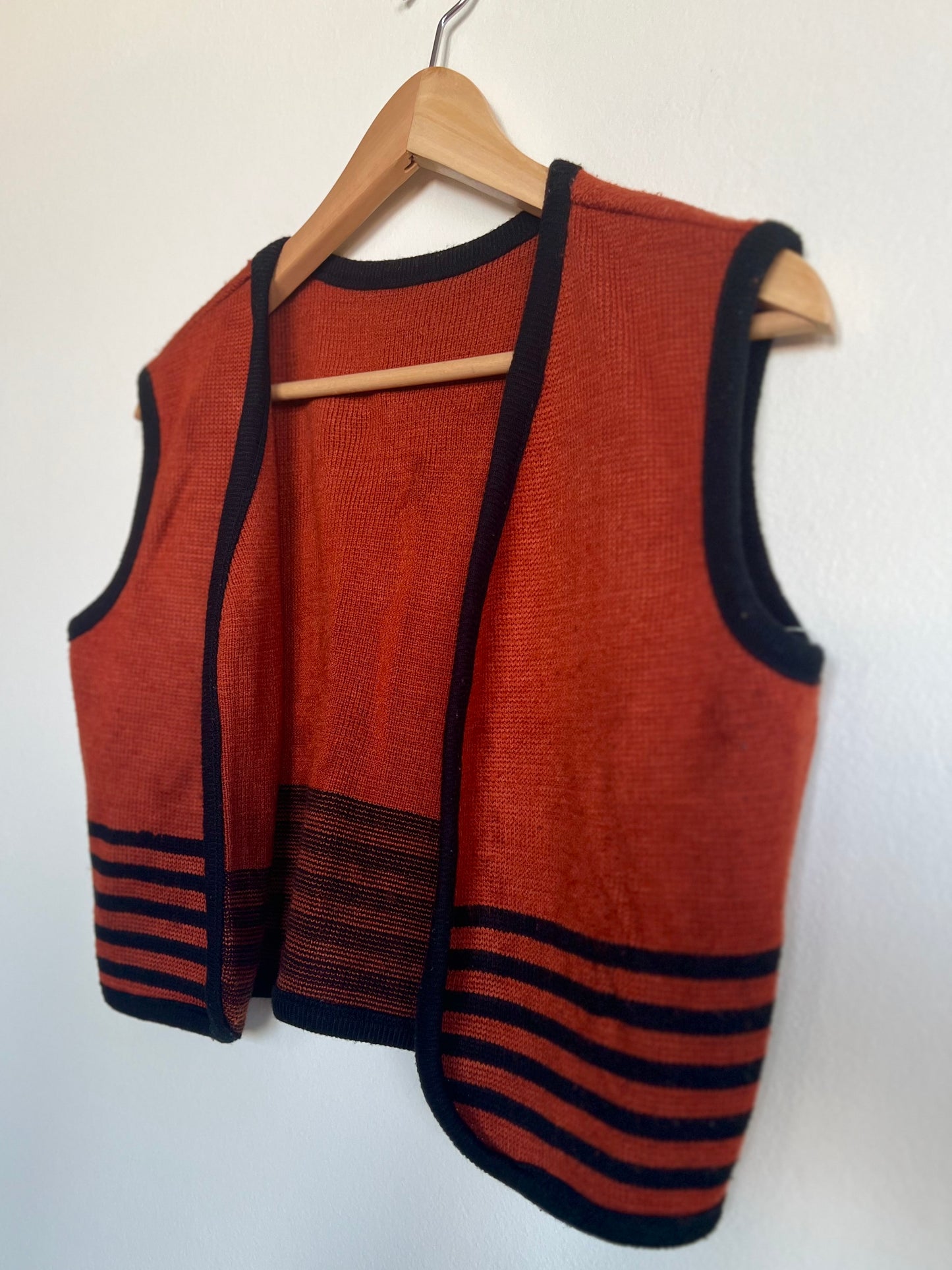 Brown and black vest / Size S