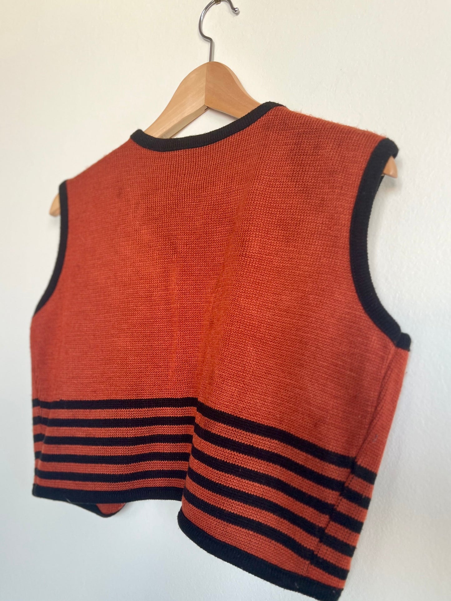 Brown and black vest / Size S
