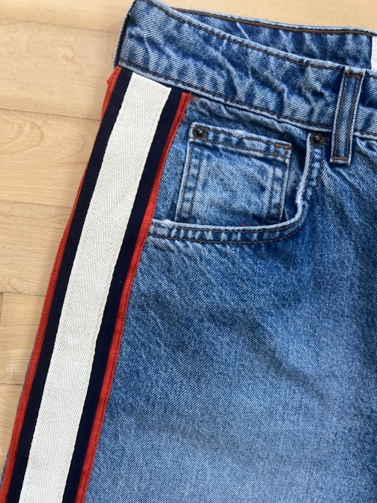 NWT "Urban Outfitters" jeans with side straps / Size 26