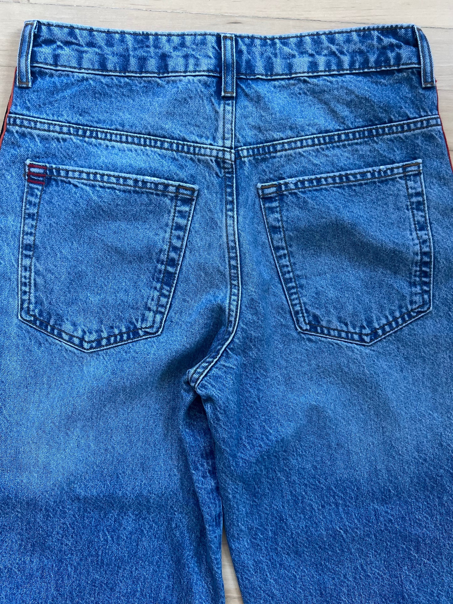 NWT "Urban Outfitters" jeans with side straps / Size 26