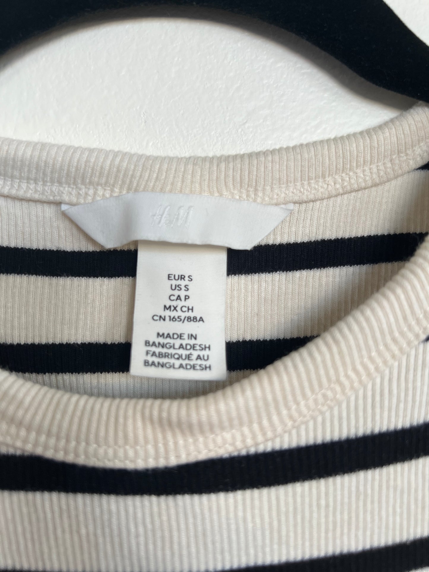 "H&M" cropped vest top - Size S