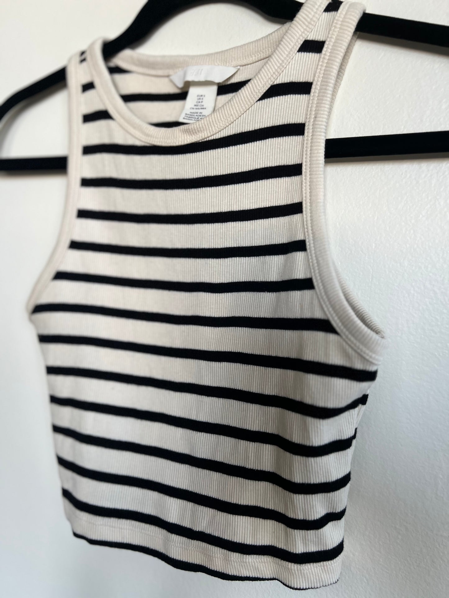 "H&M" cropped vest top - Size S