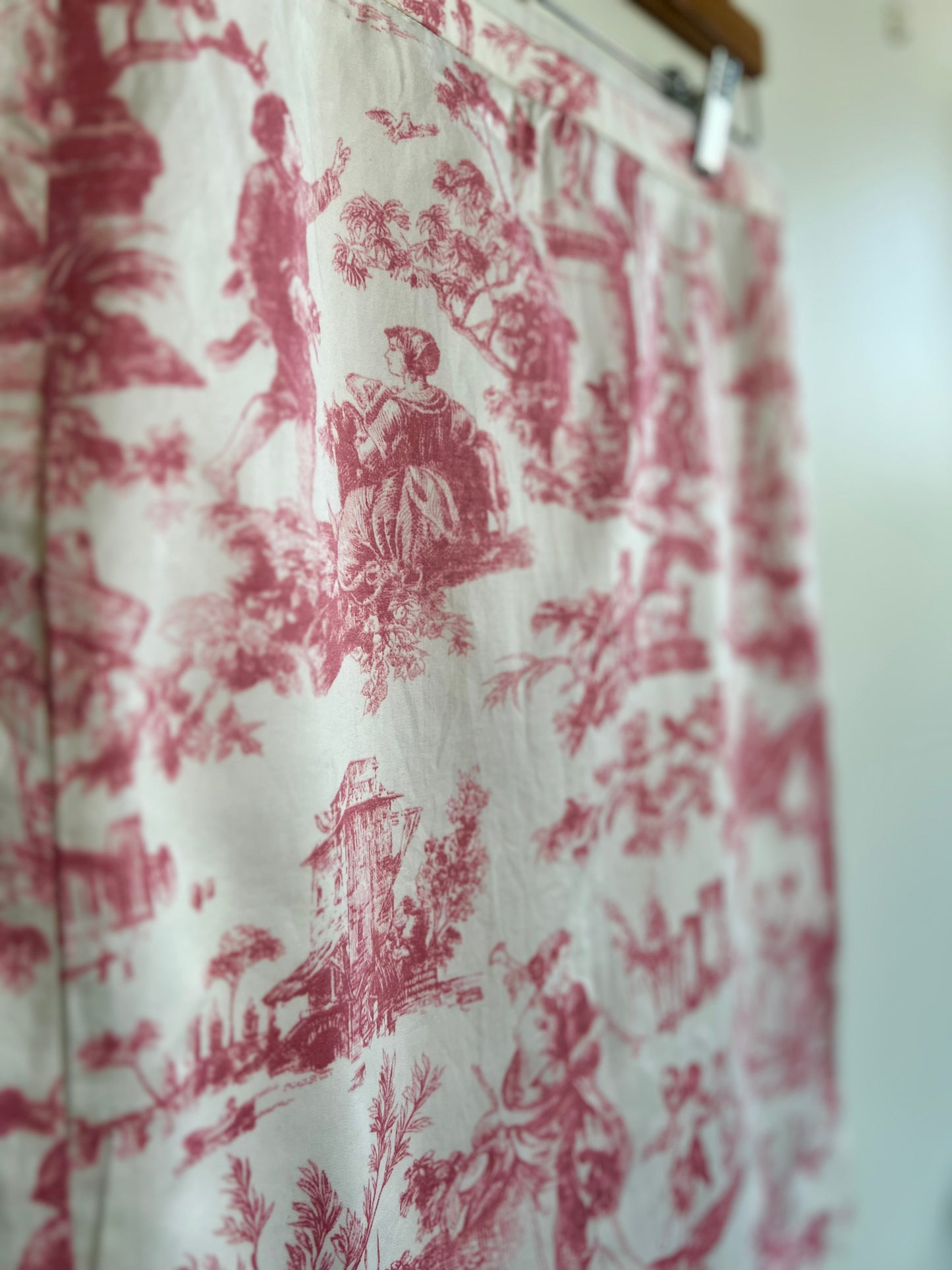 "J CREW "Pink and Ivory Toile Print Pencil Skirt - Size 6