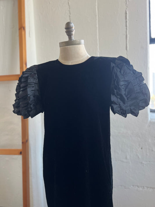 "Maggy London" Vintage velveteen black dress with puff sleeves - Size 8