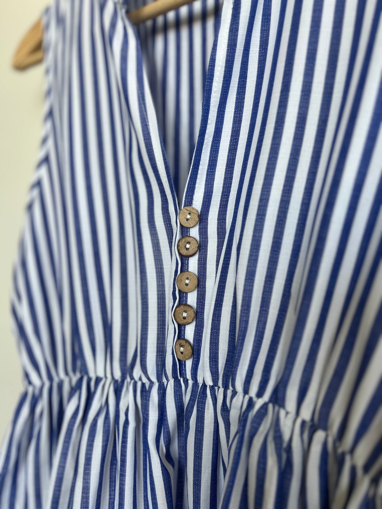 V neck midi dress / striped and pleaded - Size S