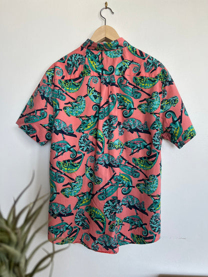 "Old Navy" Iguana print - short sleeve and button up shirt - Size L