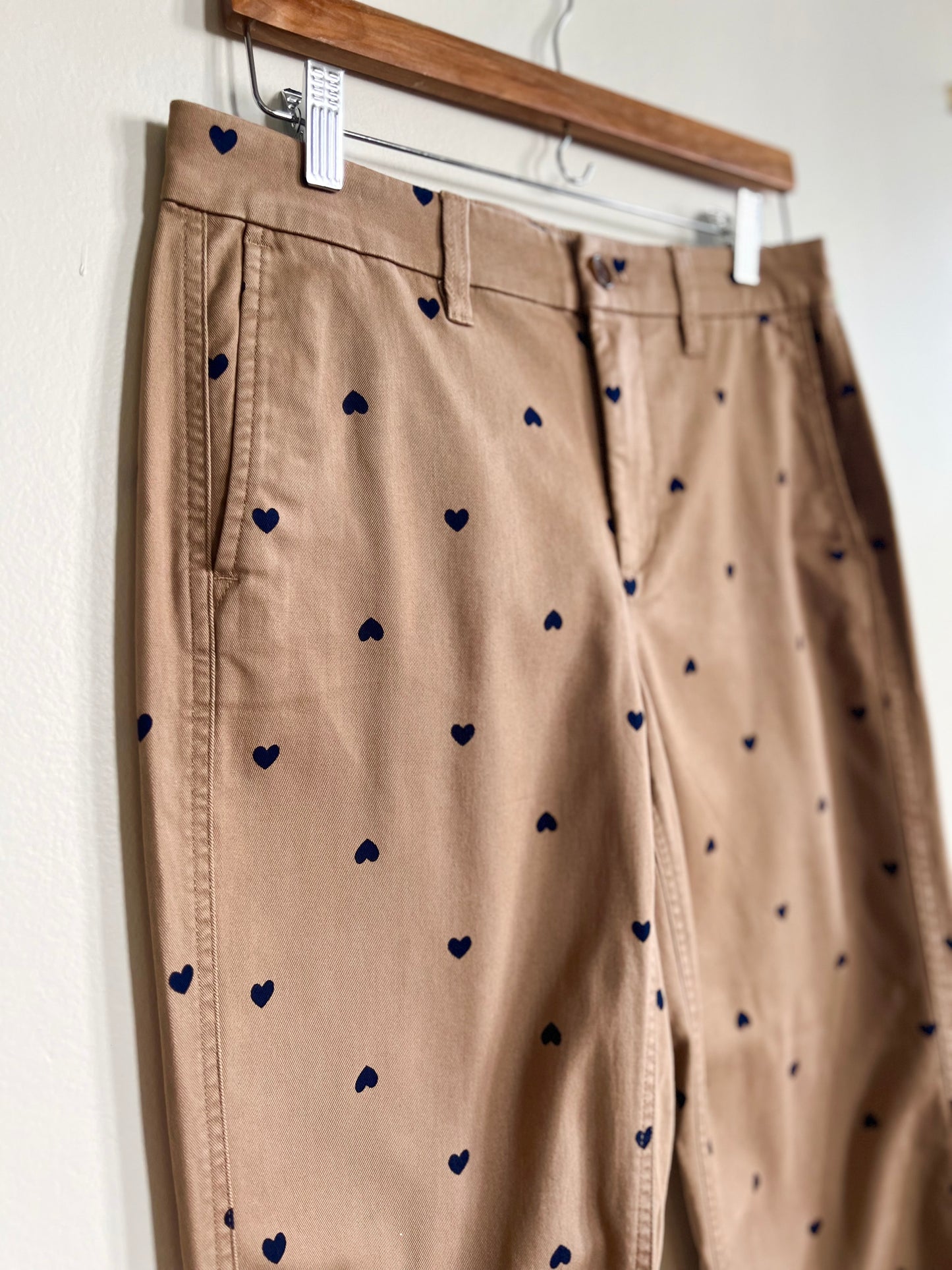 New with tag: "J Crew"- Printed high-rise girlfriend chino pant / Size 4