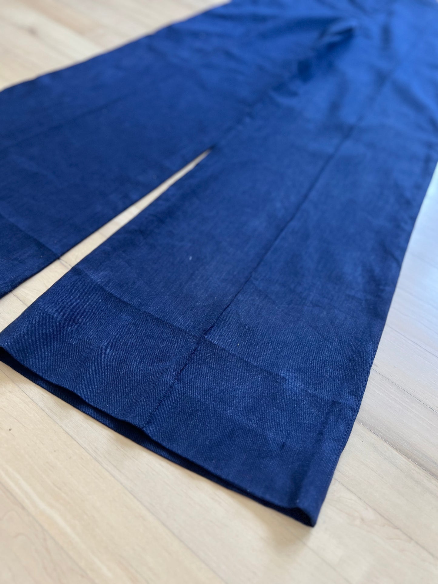 "DIANE VON FURSTENBERG" - navy blue pleat front pants / Size 4