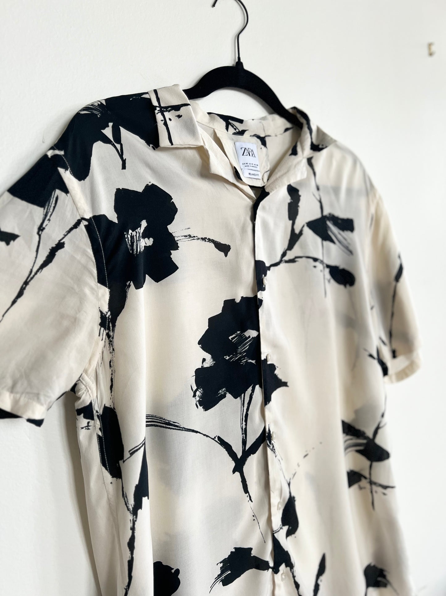 "ZARA" floral black and white shirt / Size M - relaxed fit