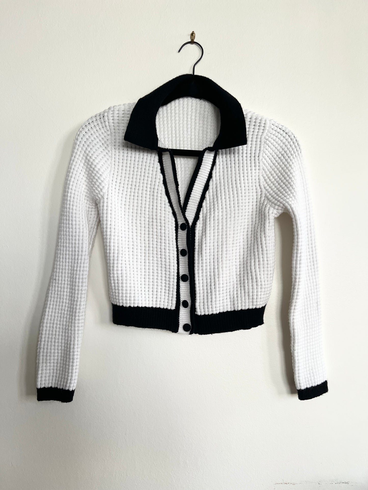 "Emerson lang" - crochet sweater / Size L (runs small)