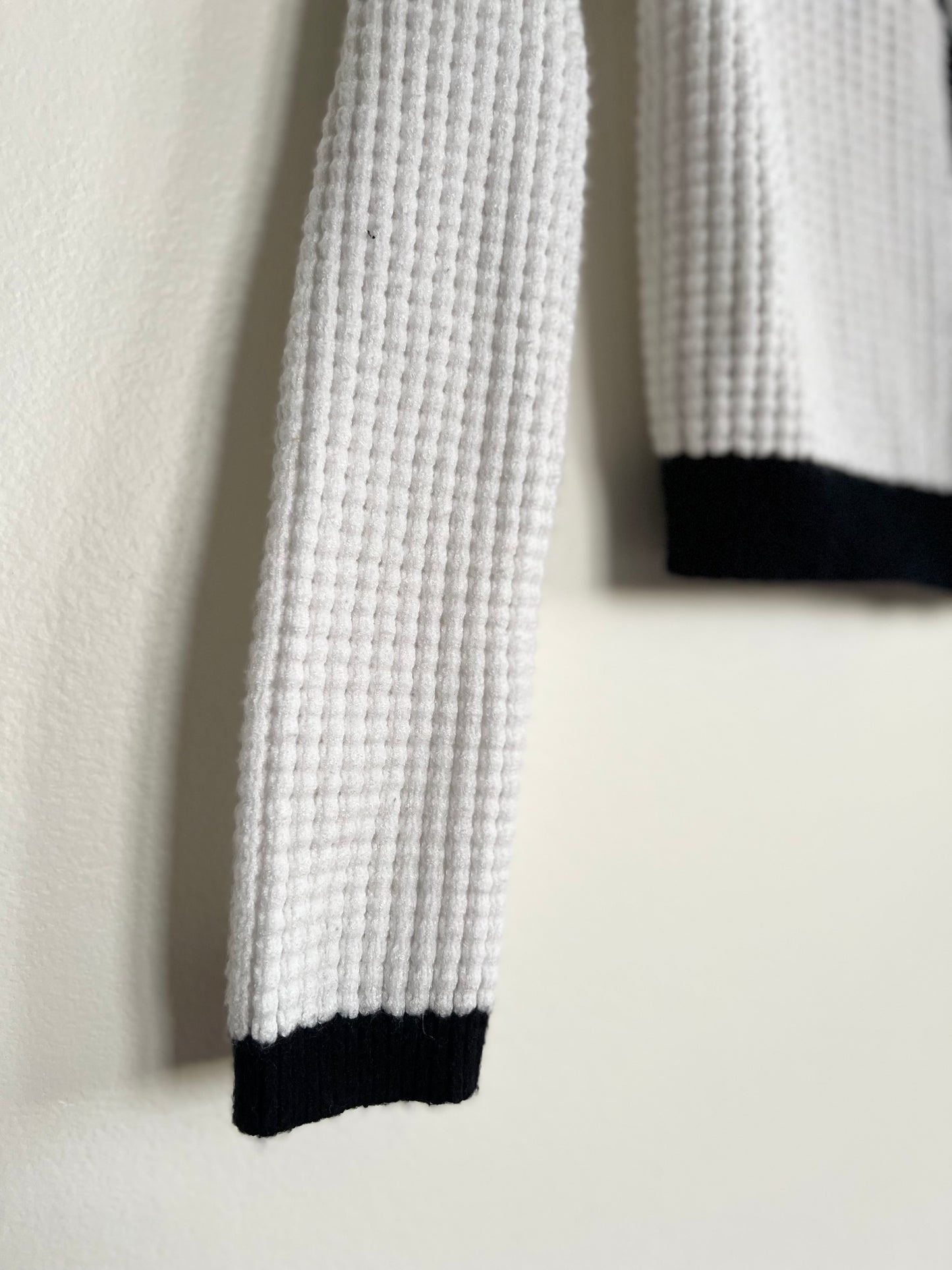 "Emerson lang" - crochet sweater / Size L (runs small)