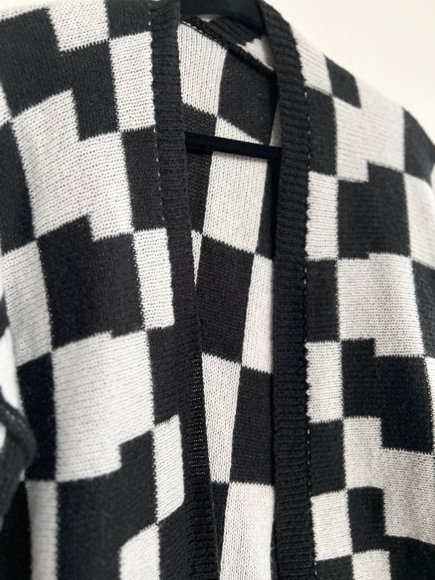 Checkered oversize buttonless cardigan / See measurements