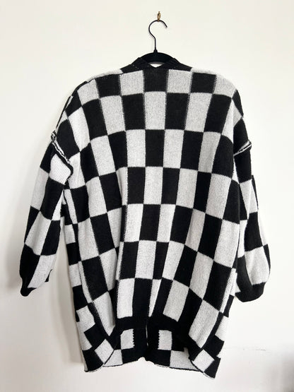 Checkered oversize buttonless cardigan / See measurements