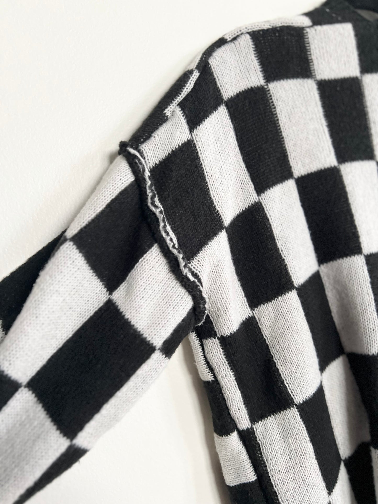 Checkered oversize buttonless cardigan / See measurements