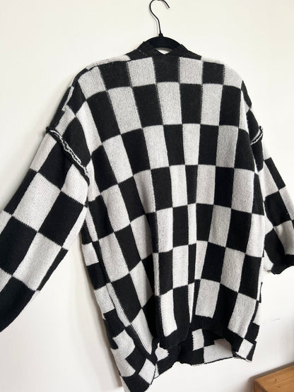 Checkered oversize buttonless cardigan / See measurements