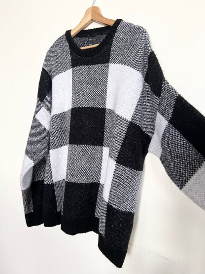 "ASOS DESIGN" Knitted fluffy sweater in black & white checkerboard / Size XL