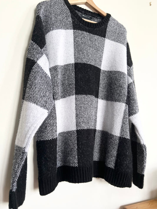 "ASOS DESIGN" Knitted fluffy sweater in black & white checkerboard / Size XL