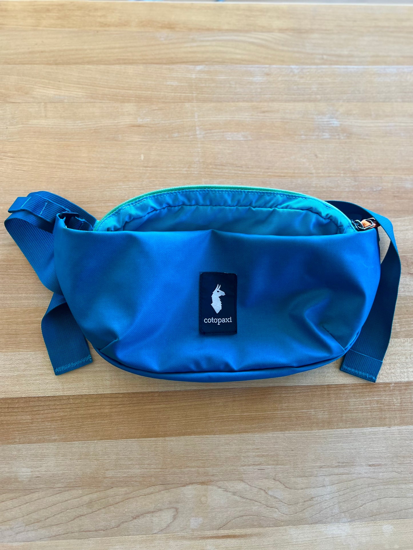 "Cotopaxi" blue hip pack bag / Has some imperfections