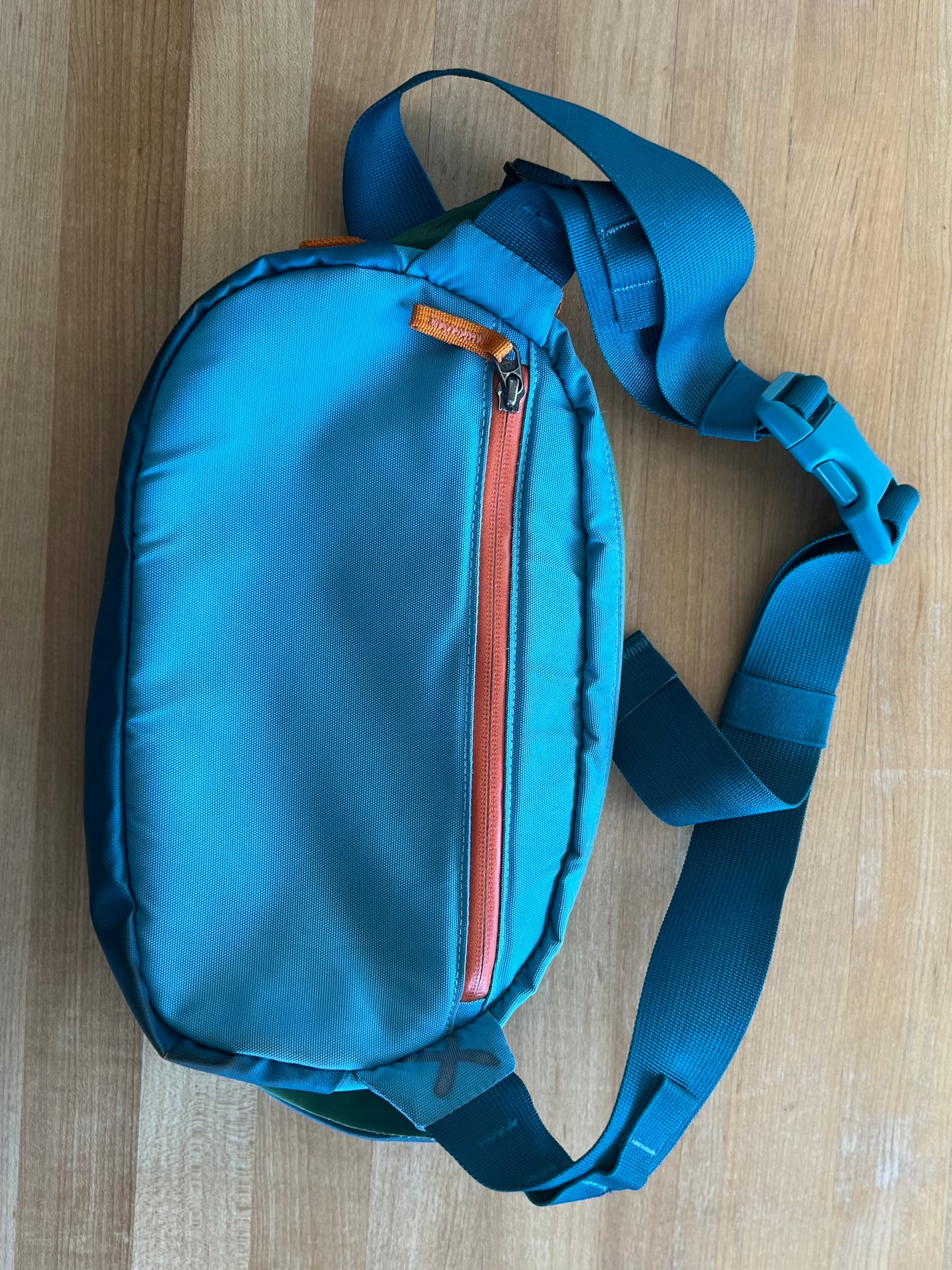 "Cotopaxi" blue hip pack bag / Has some imperfections