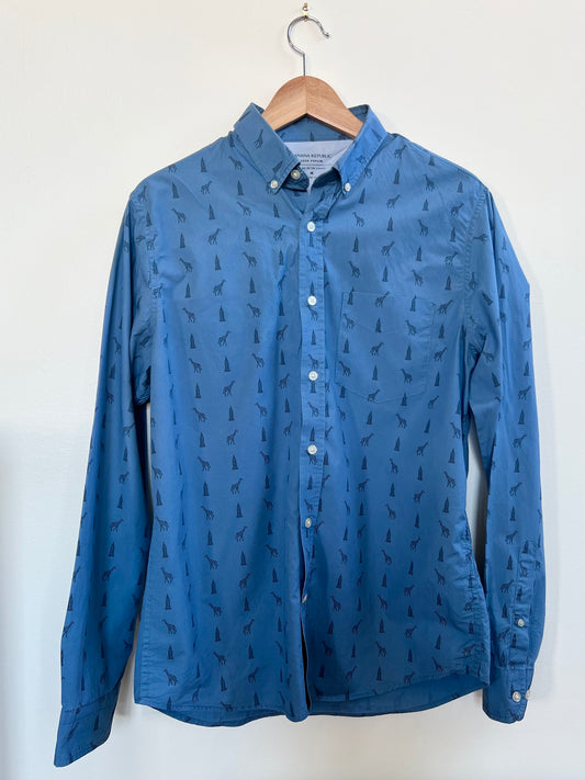 "Banana Republic" blue shirt with giraffe and building - Size M