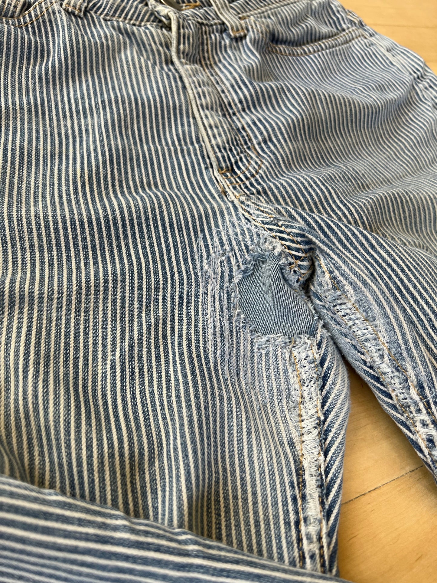 "American Apparel" jeans with white stripes - Size 26