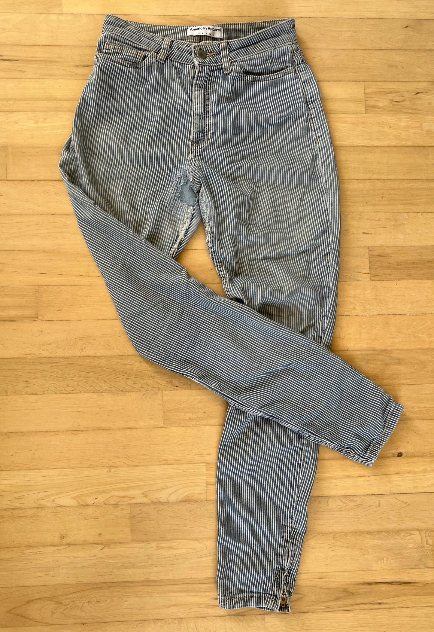 "American Apparel" jeans with white stripes - Size 26