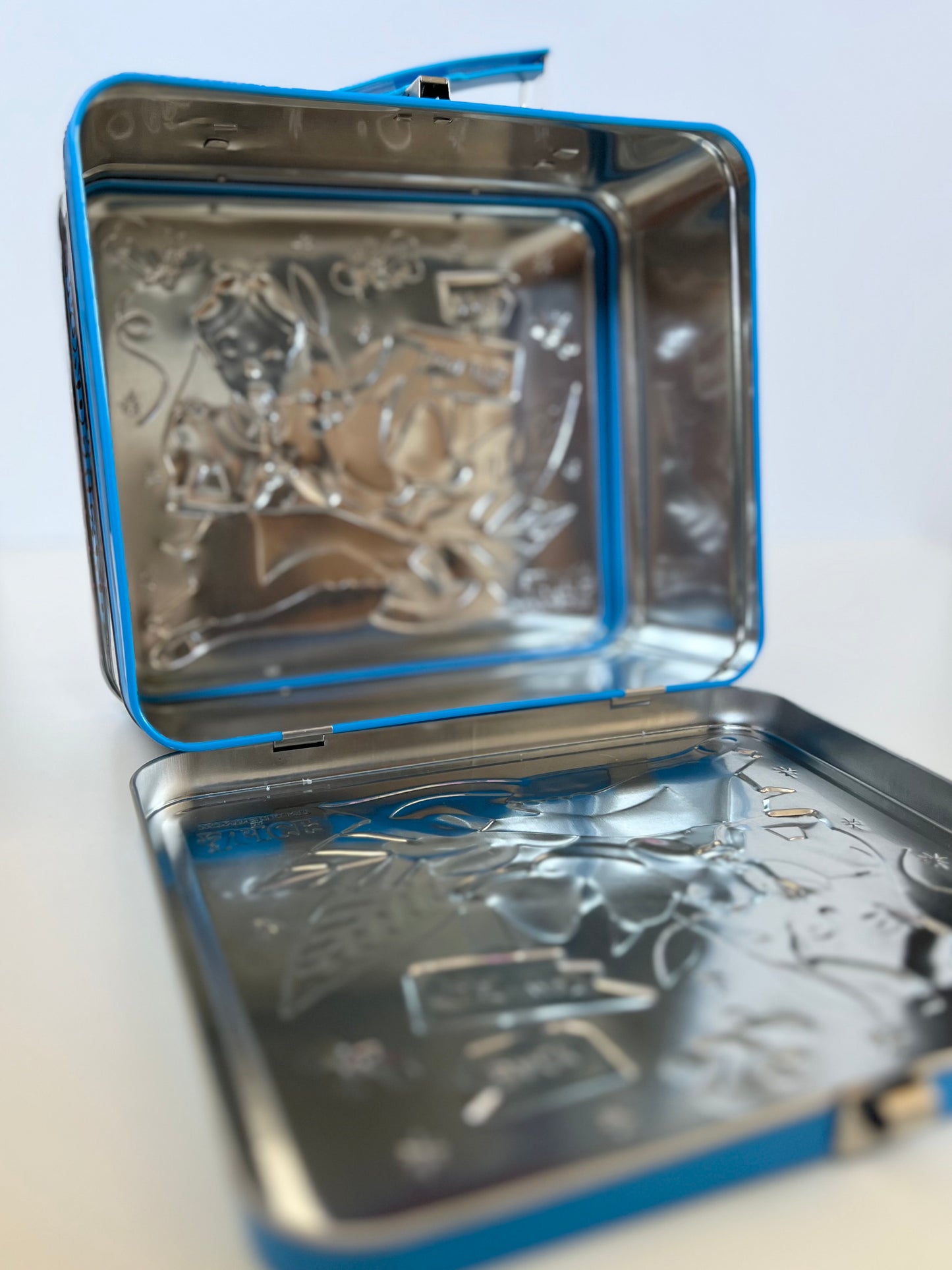 "Loungefly" & "Disney" Alice in Wonderland lunch box