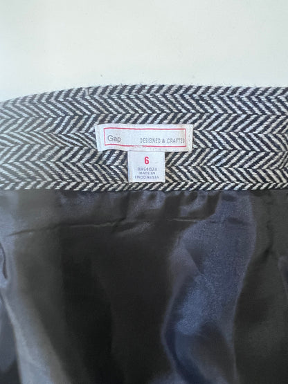 "GAP" black & white skirt - Size 6