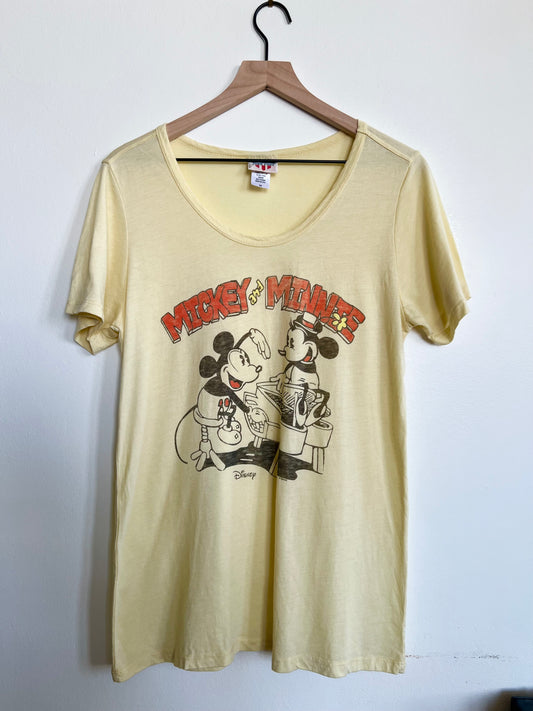 "Junk Food" Mickey Mouse & Minnie short sleeve t-shirt / Size M