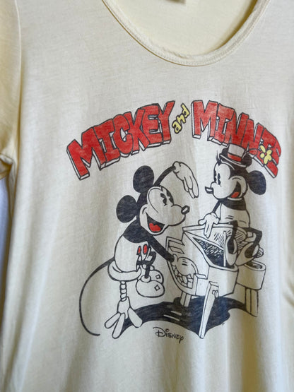 "Junk Food" Mickey Mouse & Minnie short sleeve t-shirt / Size M