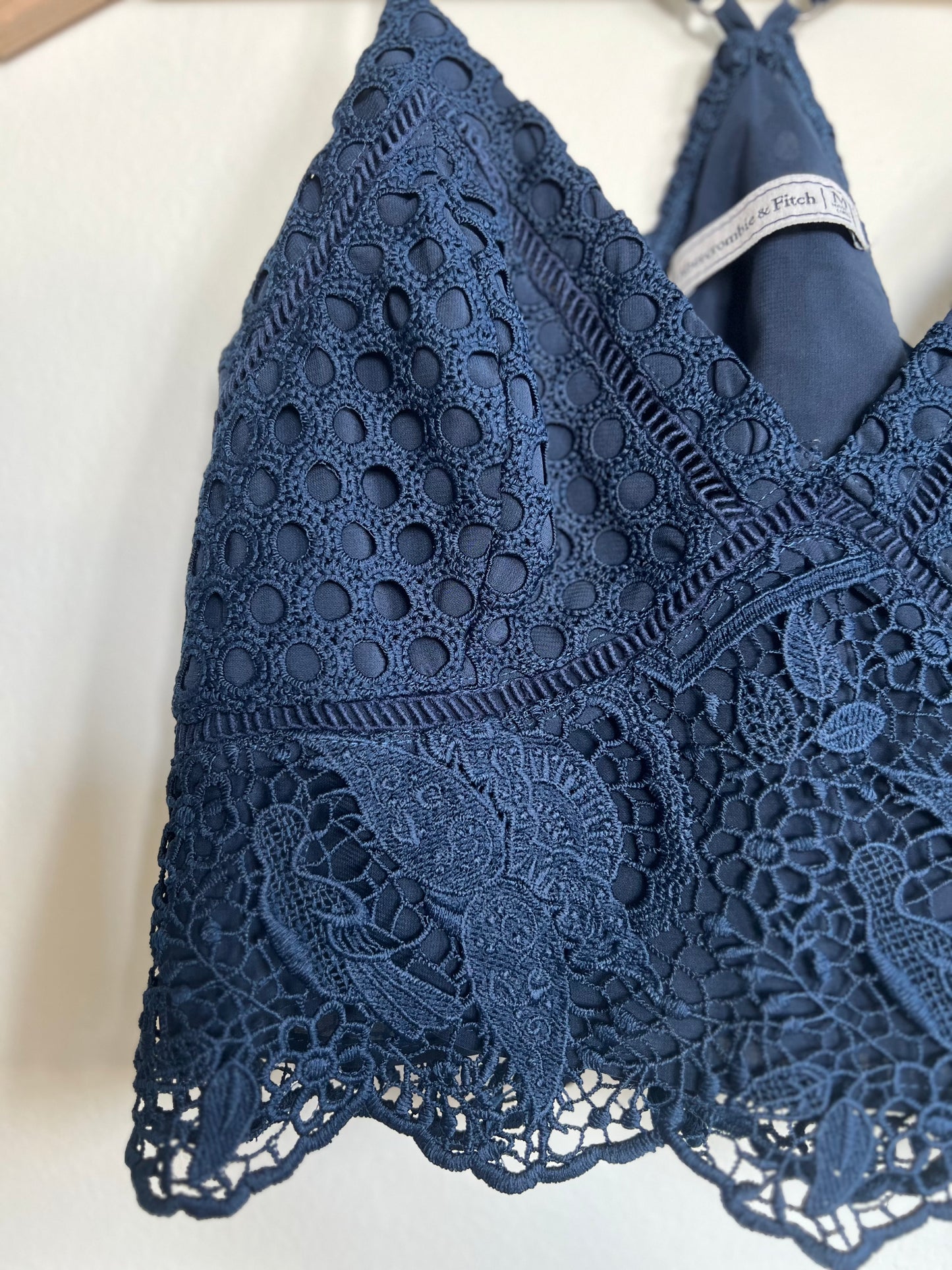 "Abercrombie and Fitch" crochet crop top - Size M