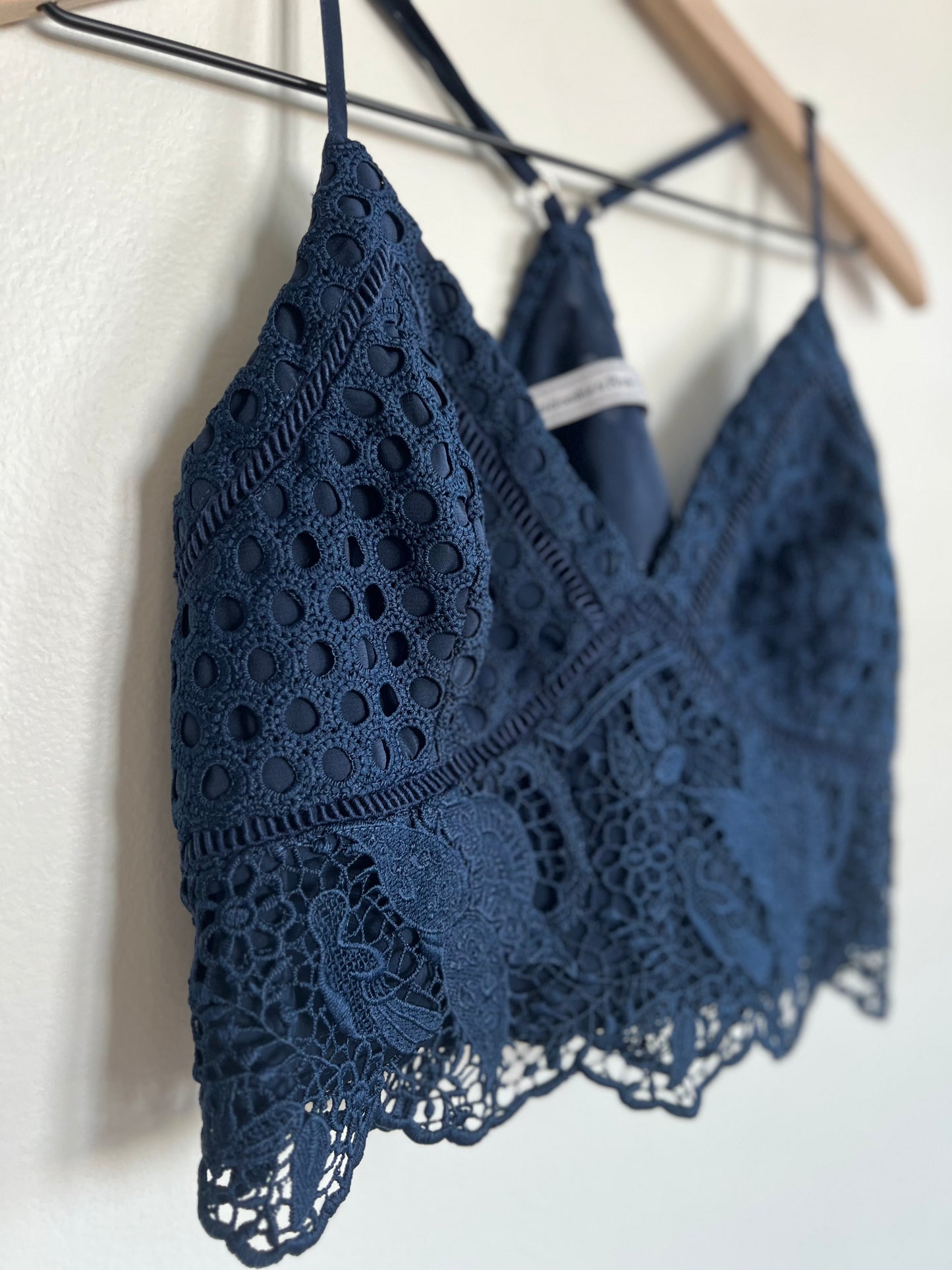"Abercrombie and Fitch" crochet crop top - Size M