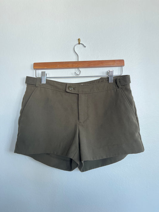 "Banana Republic" olive green shorts / Ryan fit - Size 6