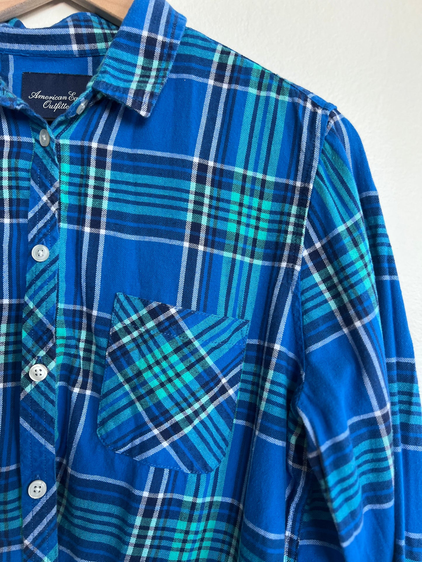 "American Eagle Outfitters" button up blue and green shirt - Size L