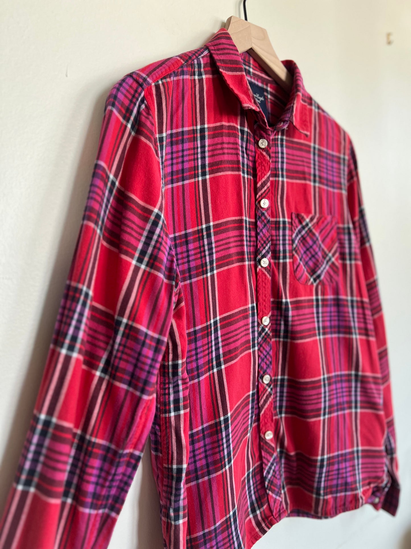 "American Eagle Outfitters" button up red shirt - Size L