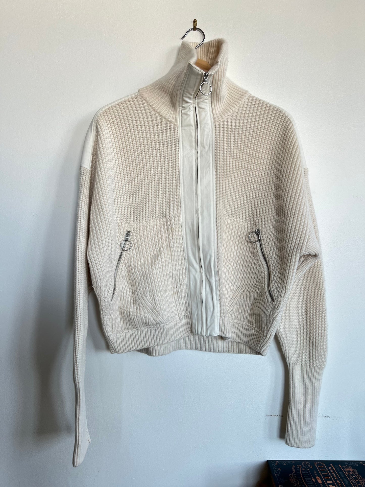 "And other stories" white sweater / zip up with pockets and leather shoulders - Size S
